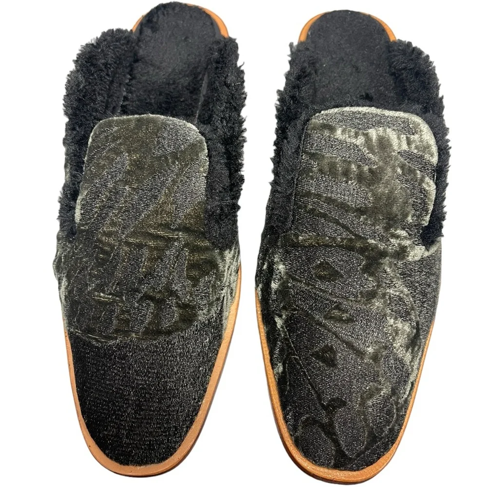 ⚡️SOLD⚡️Free People Shoes Mules Gray Black Faux Fur Velvet Flat Loafer Size 40 - Picture 11 of 16